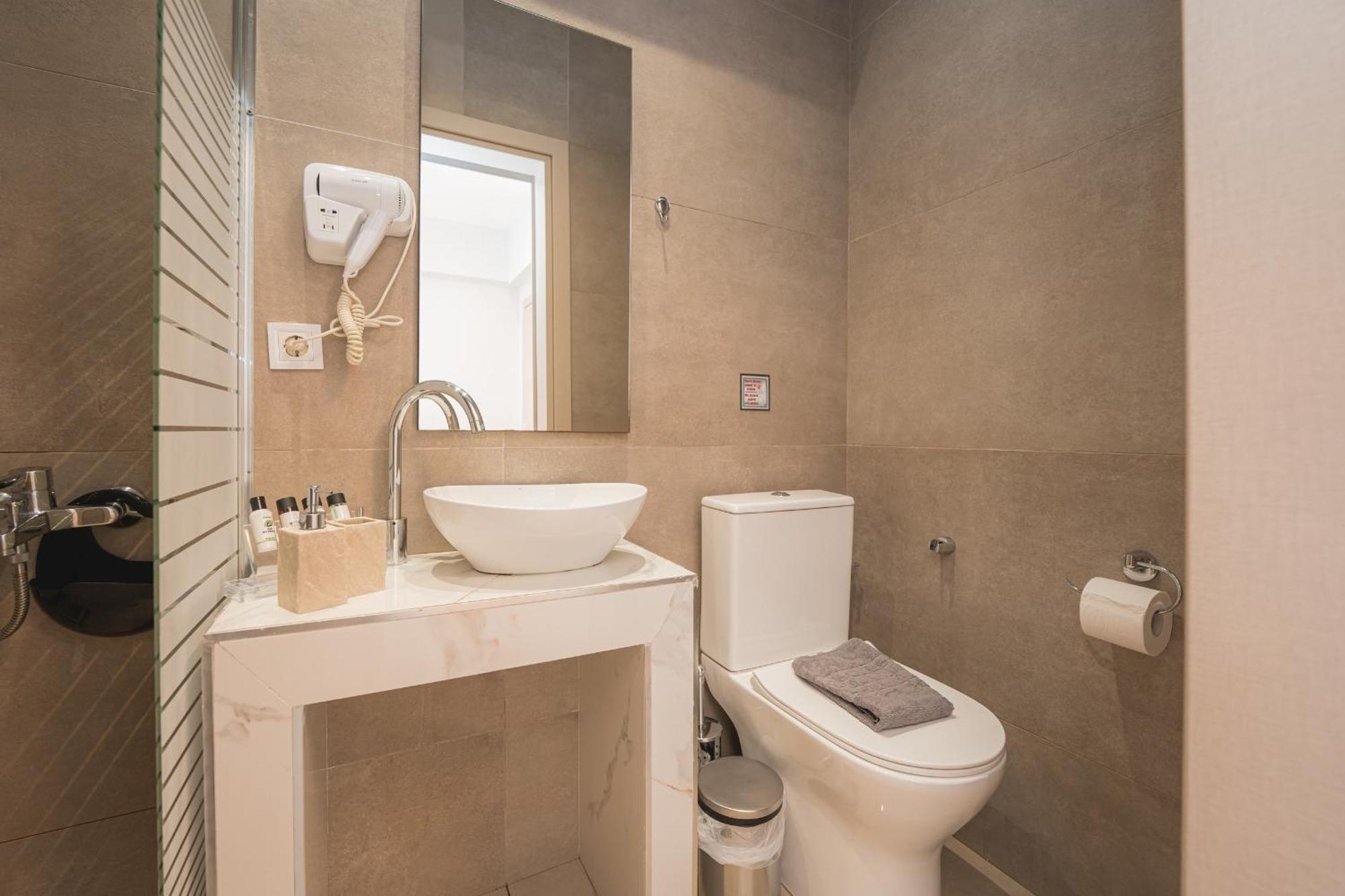 Centralviewsuites Неа Мудания Екстериор снимка