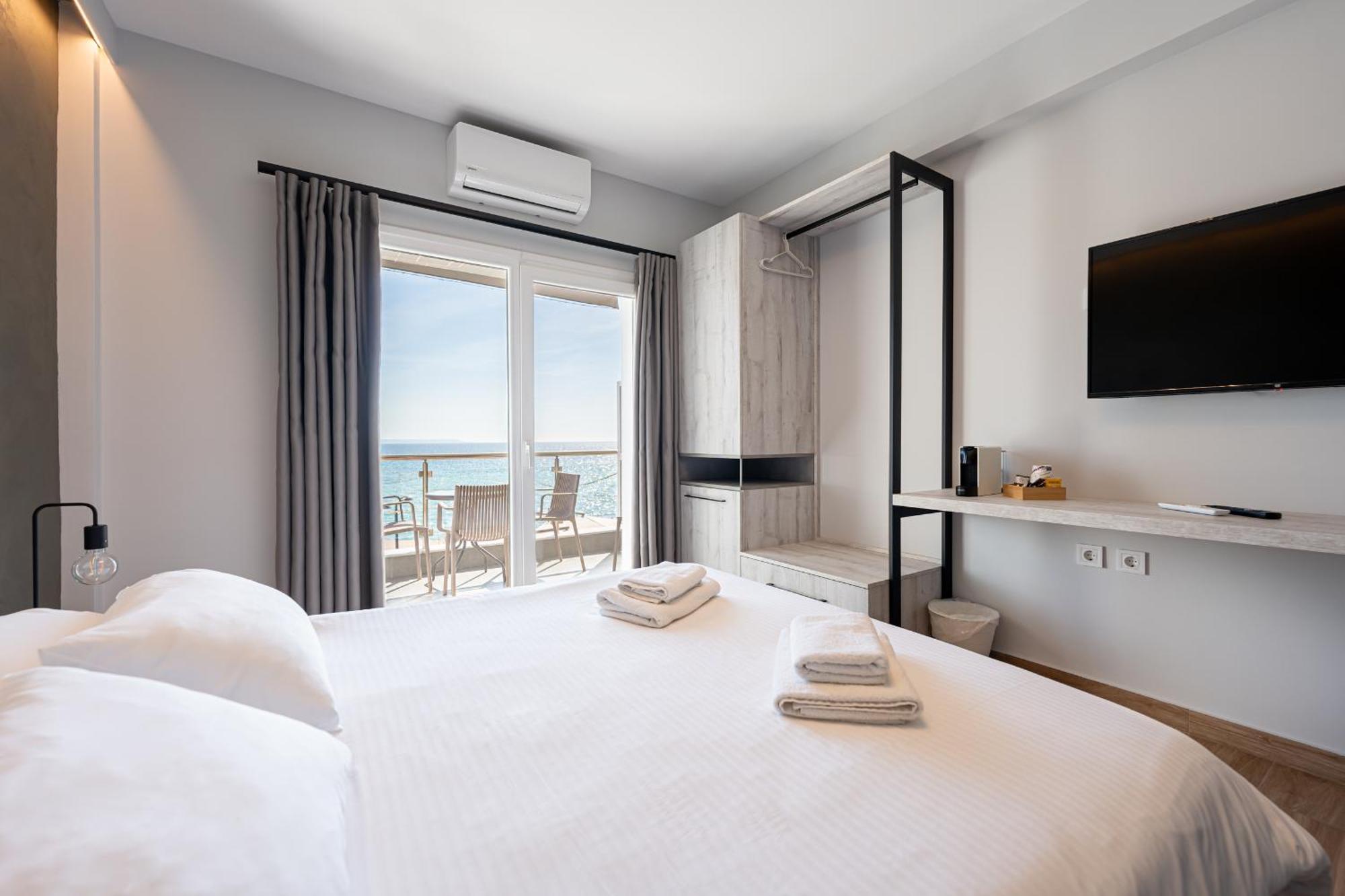 Centralviewsuites Неа Мудания Екстериор снимка