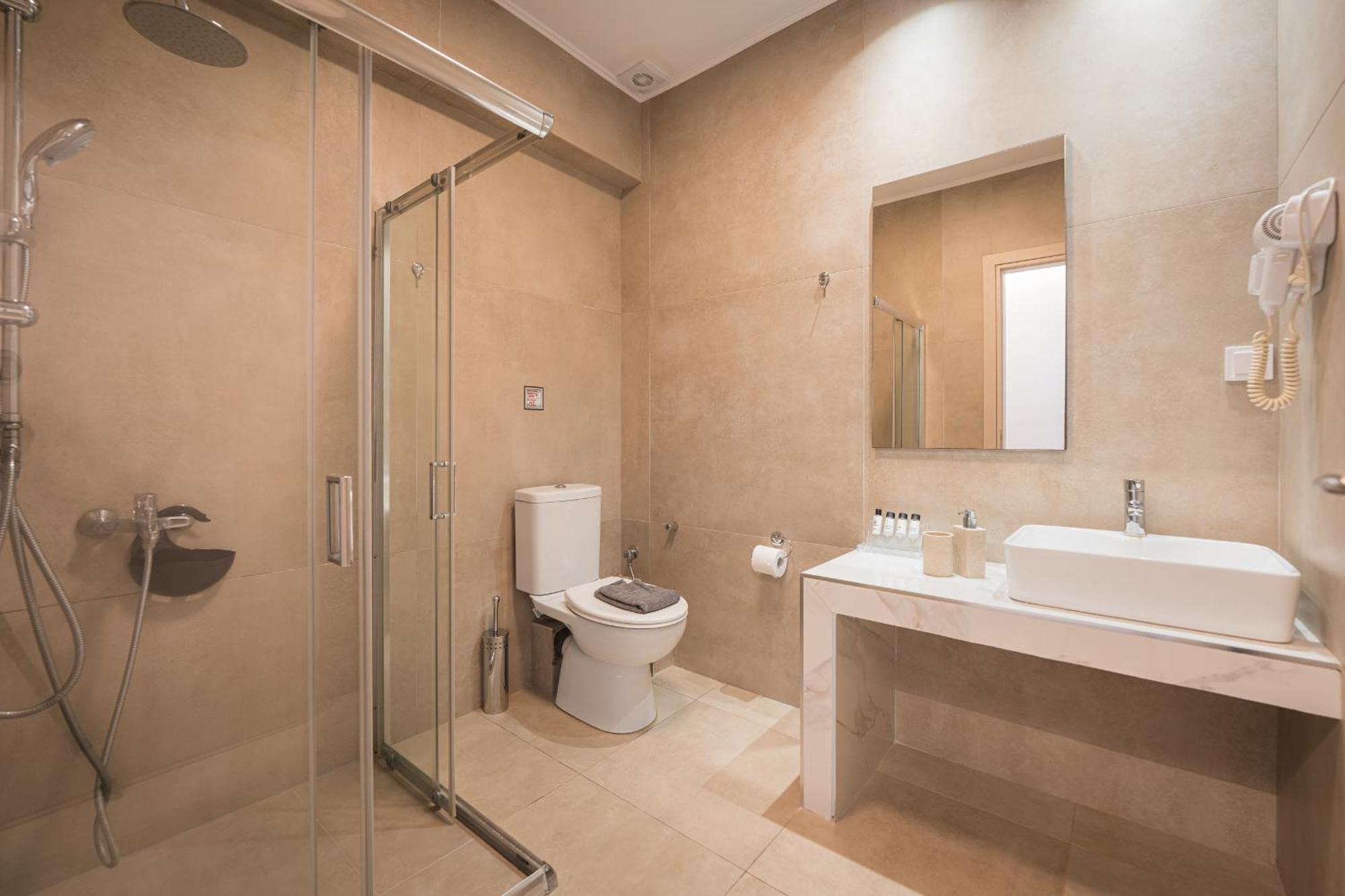 Centralviewsuites Неа Мудания Екстериор снимка