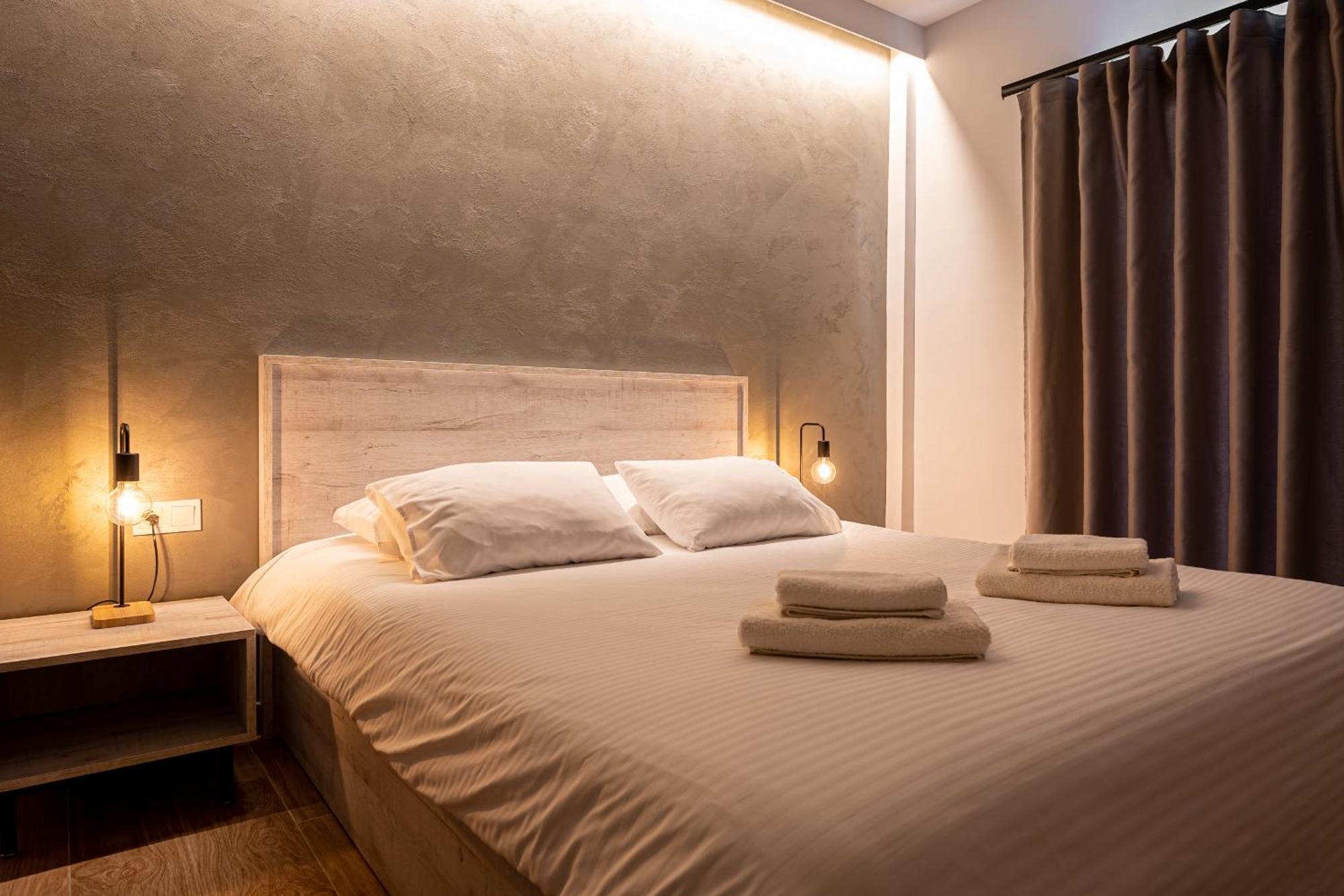 Centralviewsuites Неа Мудания Екстериор снимка